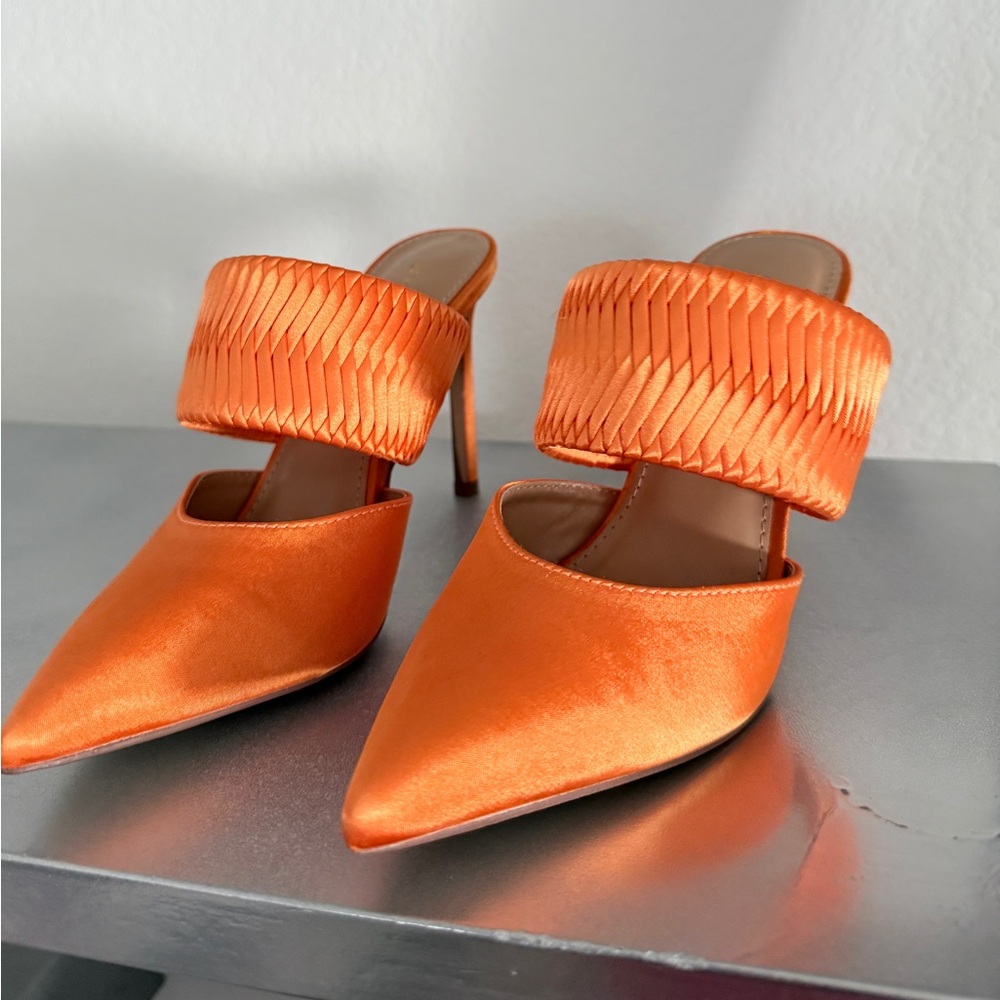 Shoe Dazzle Orange heeled mule